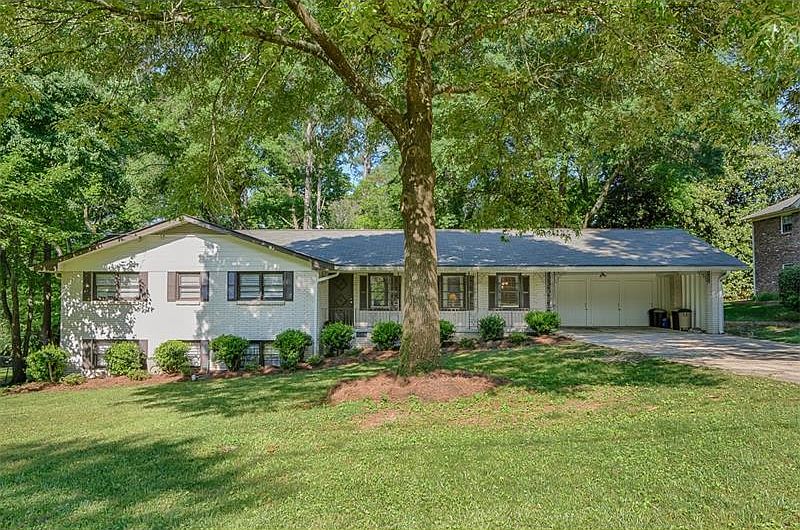 1st image of 2966 Briarglen Dr
