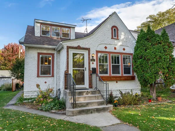 2015 Wellesley Ave, Saint Paul, MN 55105