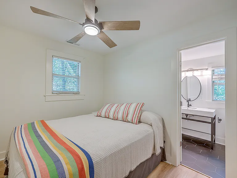 1136 Marquis Rd — Photo 24