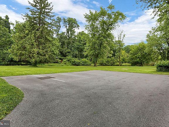 4th image of 2629 Mill Rd #2631
