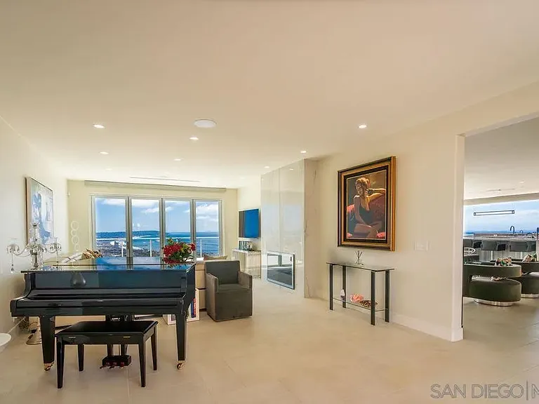 1001 La Jolla Rancho Rd — Photo 21