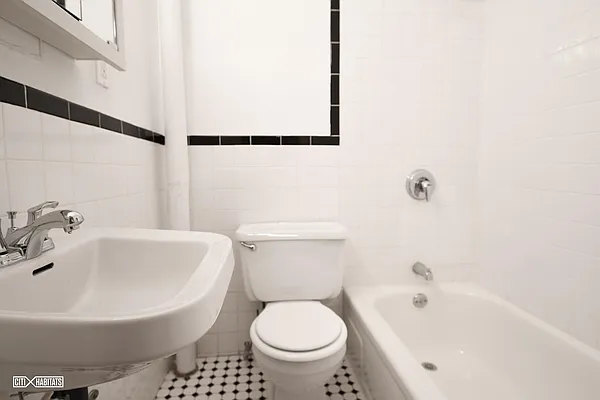 Rented by Citi Habitats | media 41