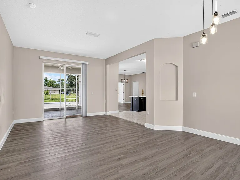 121 Aurelia Ct — Photo 7
