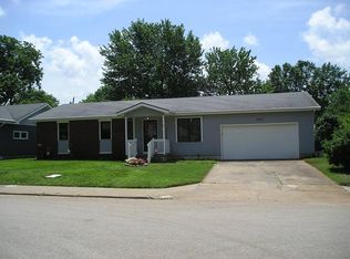 1350 E Woodland St, Springfield, MO 65804