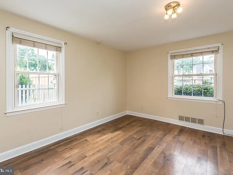339 E Spring Ave — Photo 30