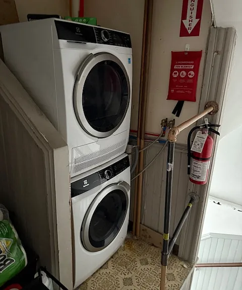 10 Adelphi Ave #2 — Photo 8
