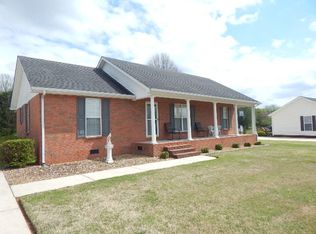 385 Creek Ln, McMinnville, TN 37110