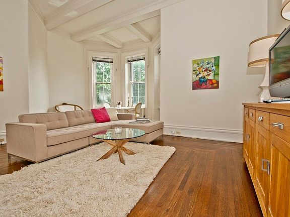 5th image of 1321 Michigan Ave APT 4