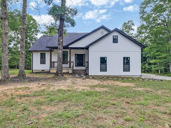 528 Saint Anthony Dr, Jamestown, TN 38556