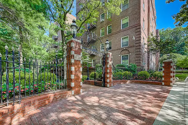 Sold by Keller Williams Realty Landmark II | media 27