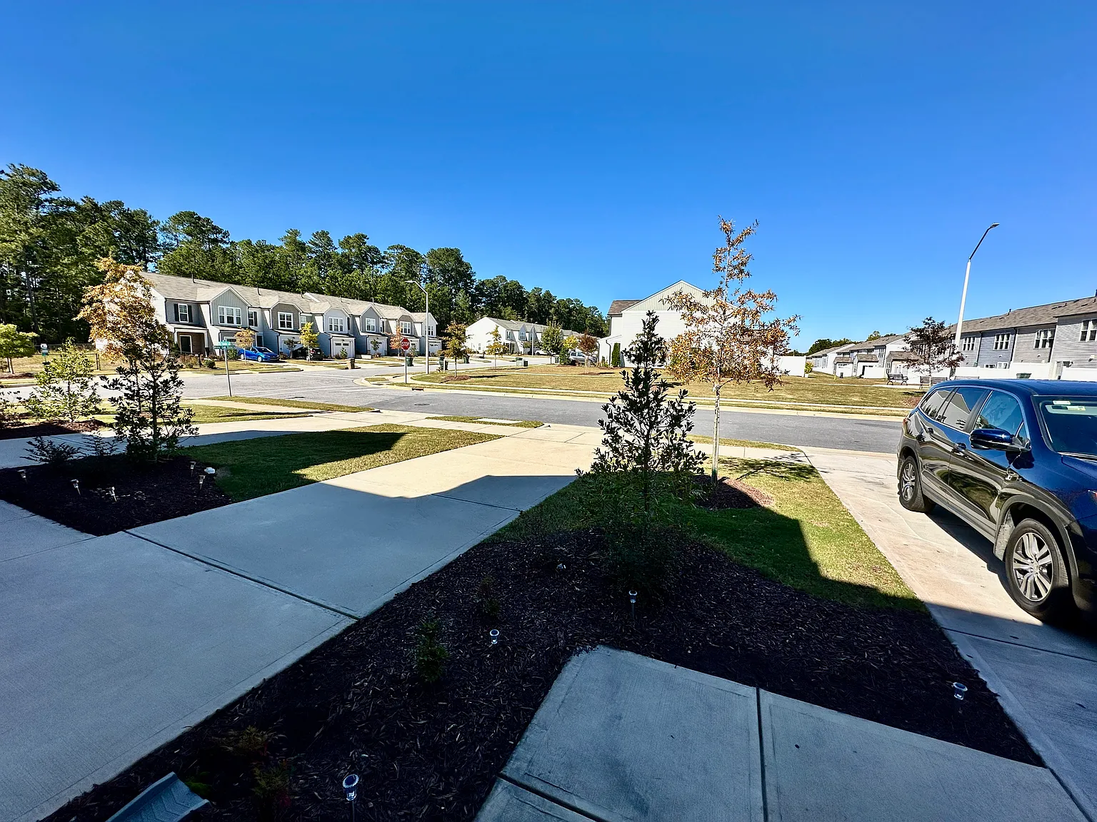 3 bed, 2.5 bath, 1658 sqft, $1,800 — Photo 2