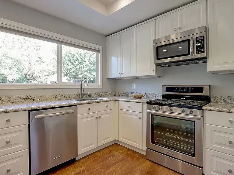 1312 Morrill Ave — Photo 16
