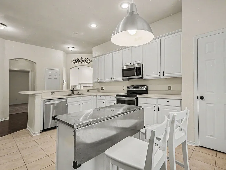 1707 Briarhollow Dr — Photo 11