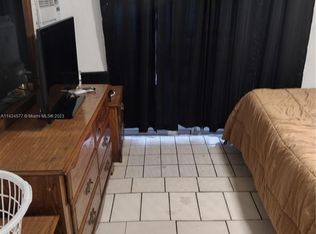 2240 NW 98th St, Miami, FL 33147