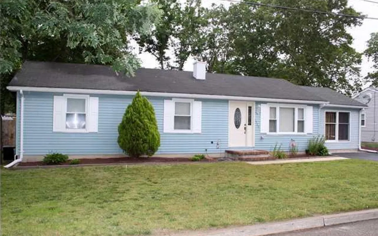 3 bed, 1344 sqft, $3,400 — Photo 1