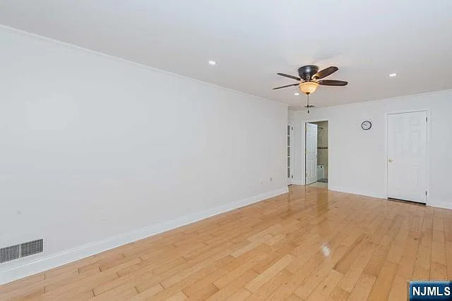 400 Crown Ct #561 — Photo 7