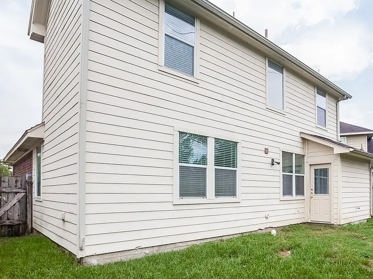 1907 Doliver Cir — Photo 17