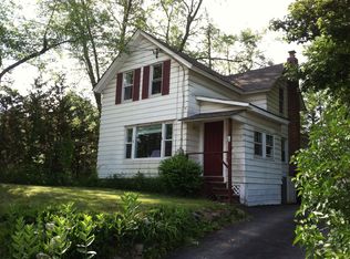 19 Pine St, Corinth, NY 12822