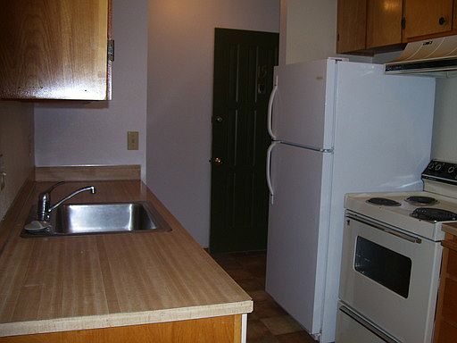 5th image of 1201 River Dr APT 9