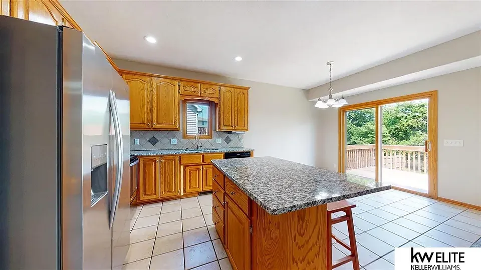 15612 Timberlane Dr — Photo 2