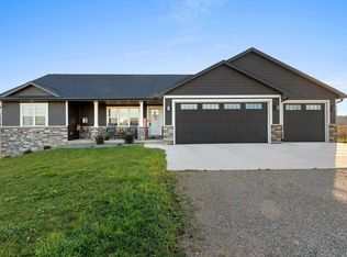 450 High Ridge Trl, Pulaski, WI 54162