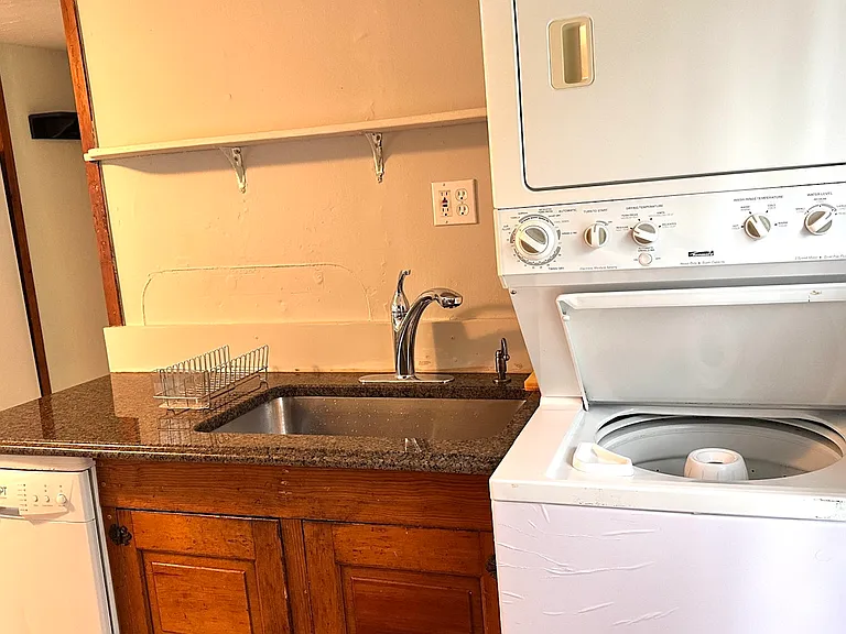 30 Dana St #A — Photo 7