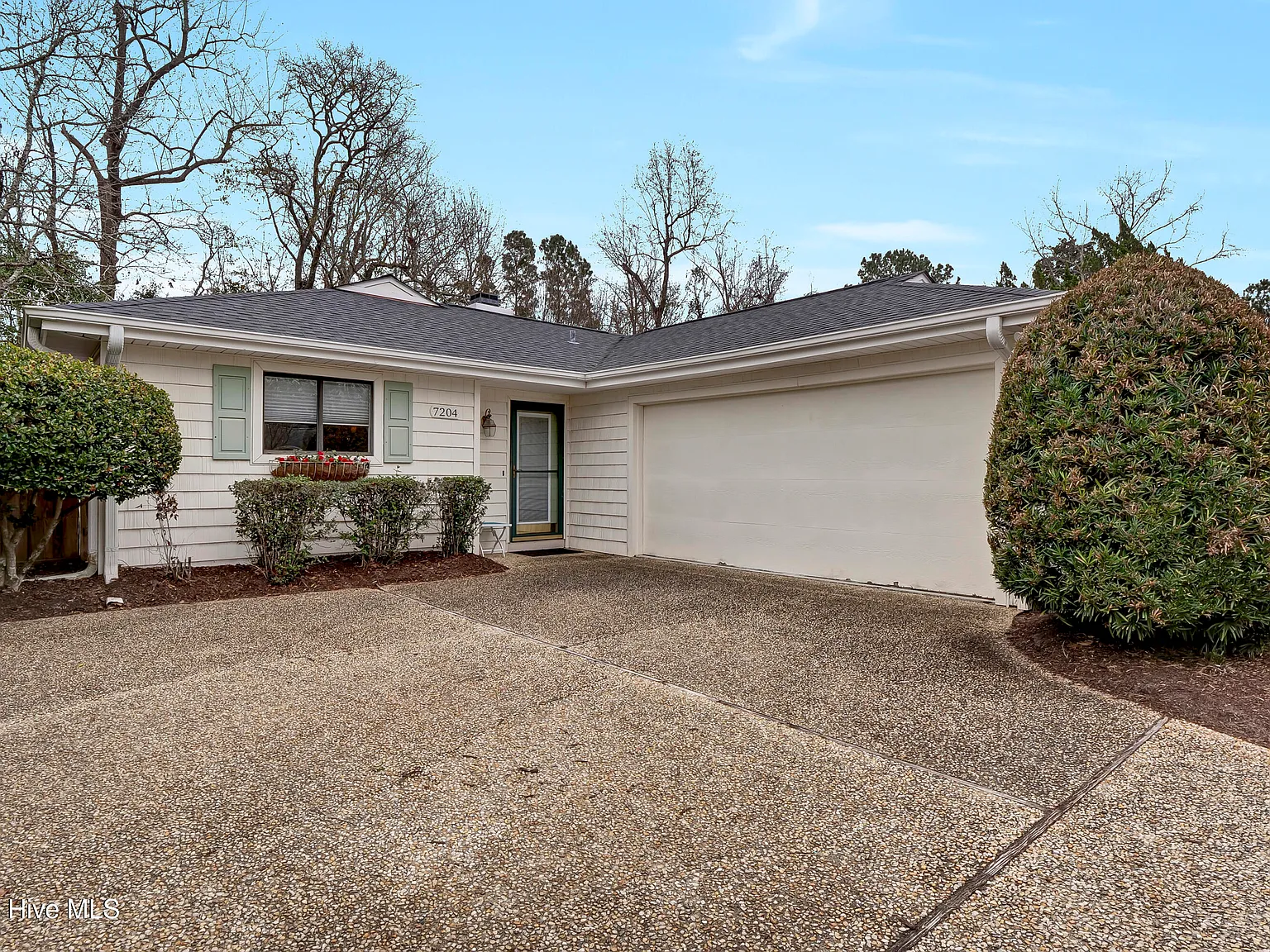 3 bed, 2.5 bath, $2,900 — Photo 2
