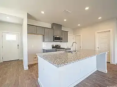 731 Bellamy Dr — Photo 5