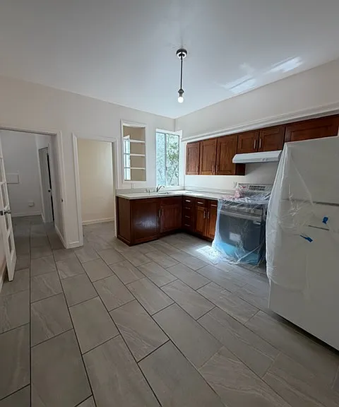 122 College Ave — Photo 2