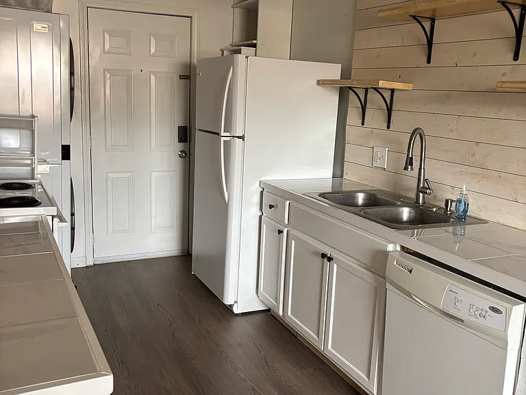 901 Hargrove Rd #13C — Photo 2