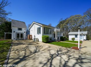 60 Prospect Ave, Oak Bluffs, MA 02557