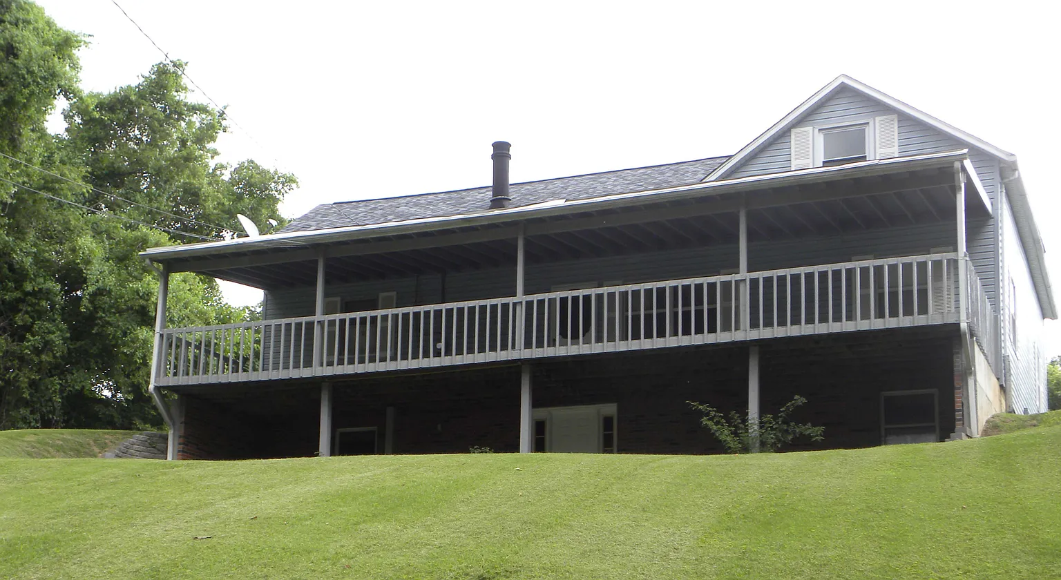 162 Belmont Rd photo 1