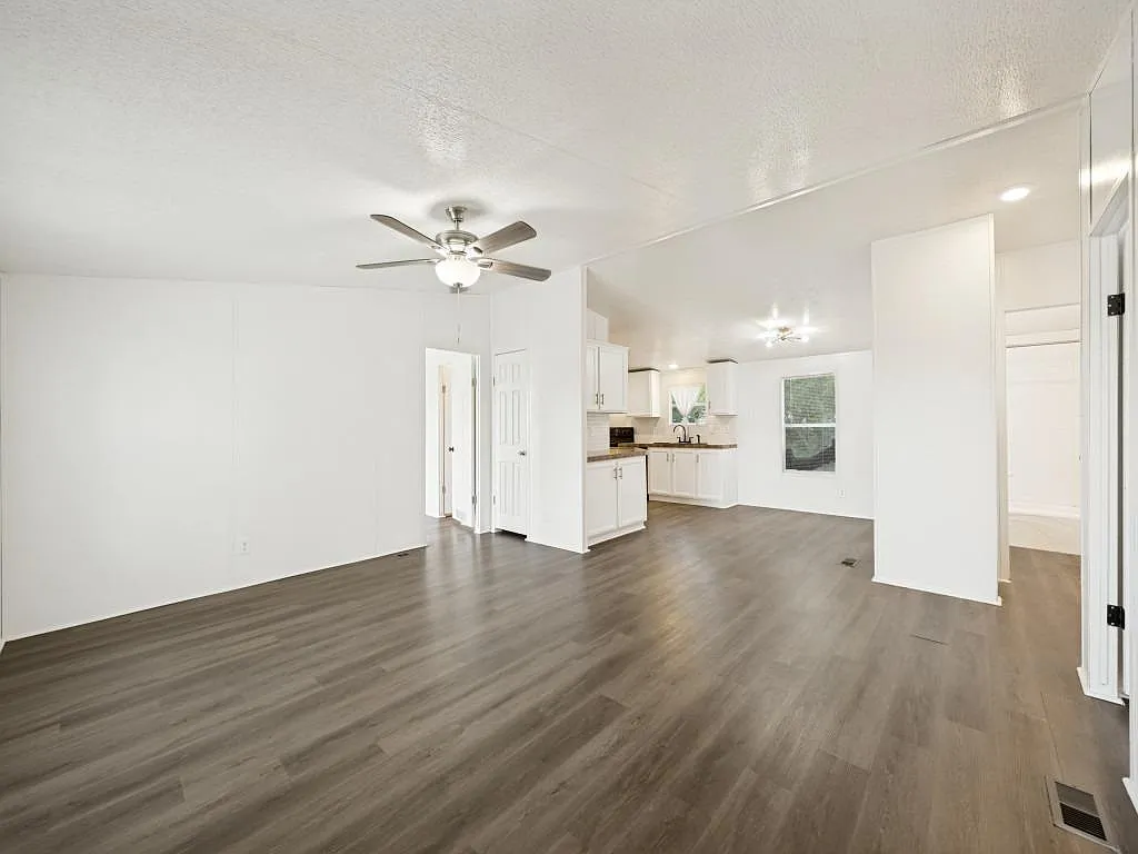 3 bed, 2.0 bath, 1120 sqft, $1,500 — Photo 4
