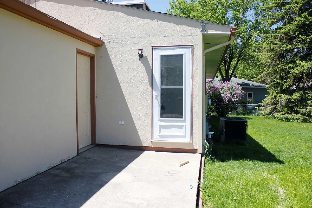 Building Photo - 1309 Legeros Dr