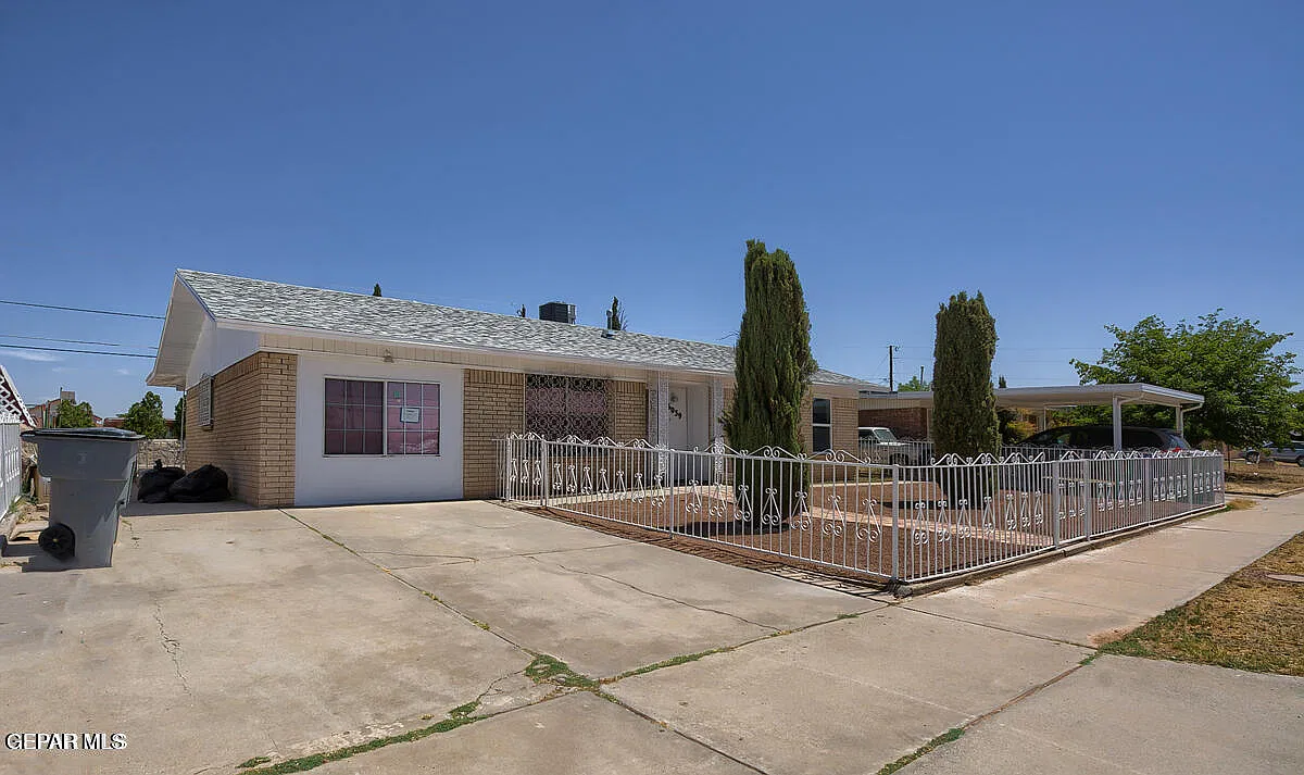 3 bed, 2.0 bath, 1484 sqft, $1,700 — Photo 1