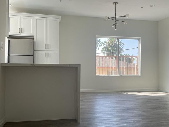 2nd image of 4655 Maplewood Ave Suite 402
