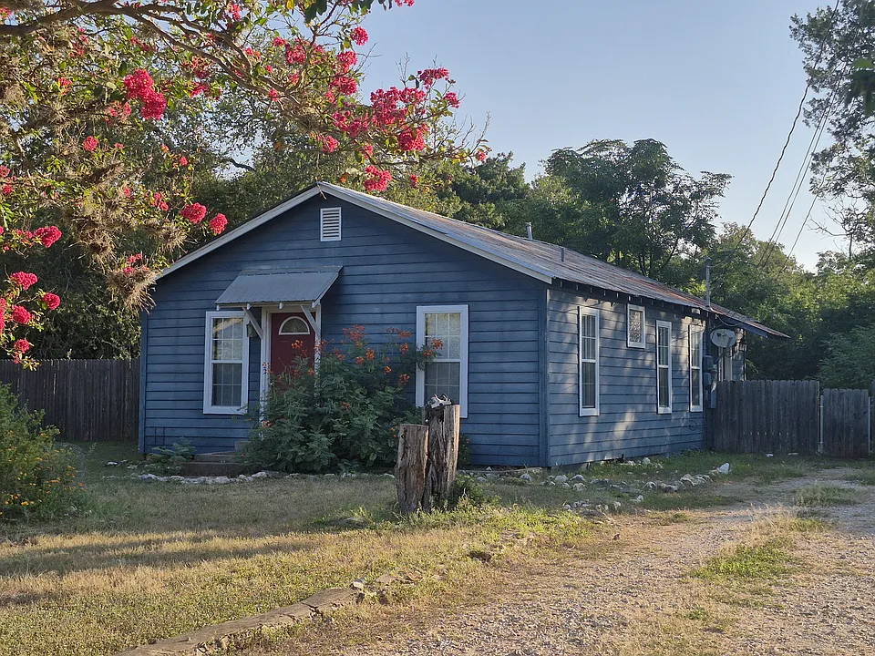 814 Perkins St