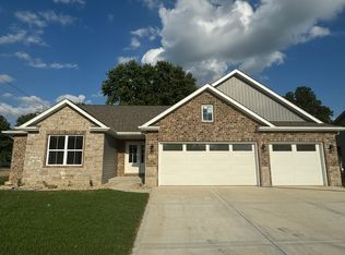 2602 Cherry Farms Dr, Maryville, IL 62062