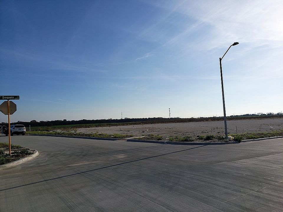 2nd image of 12005 Sequoia Ln