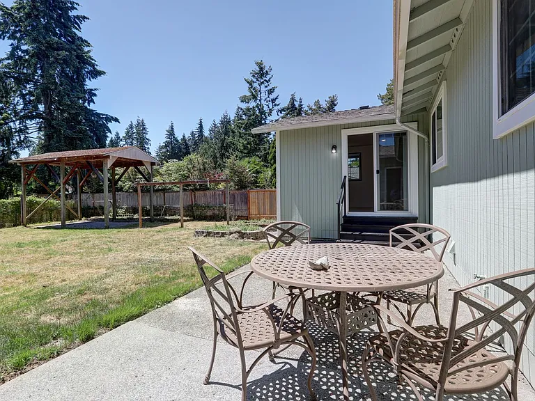 8015 NE 143rd St — Photo 18