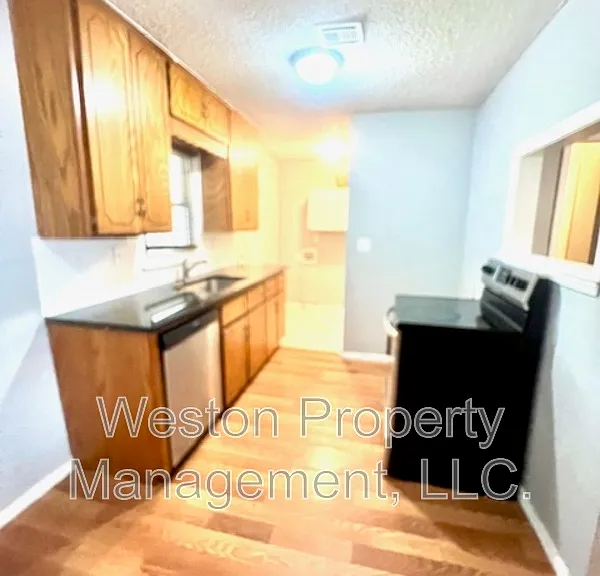 413 Reed Pl — Photo 5