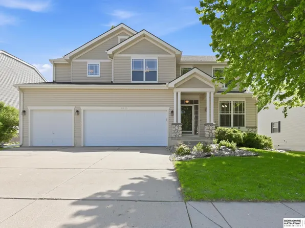 5911 S 161st St, Omaha, NE 68135