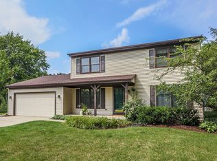 903 River Oak Dr, Naperville, IL 60565