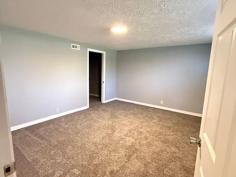 1453 S Fort Ave — Photo 25