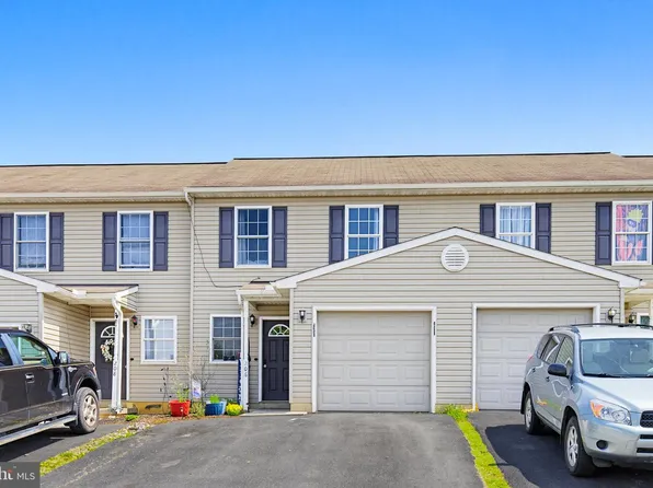 206 Red Cedar Ln, Marietta, PA 17547