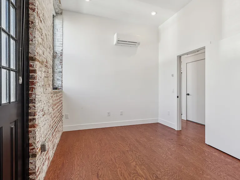 Hancock Lofts — Photo 51