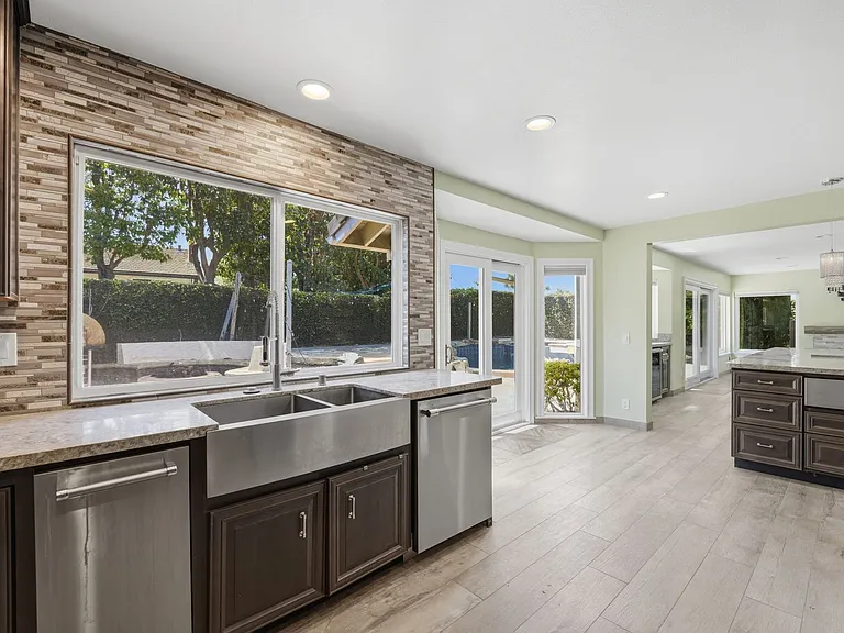 29142 Bobolink Dr — Photo 10
