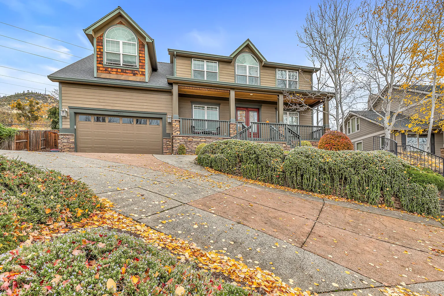 4521 Pinnacle Dr photo 1