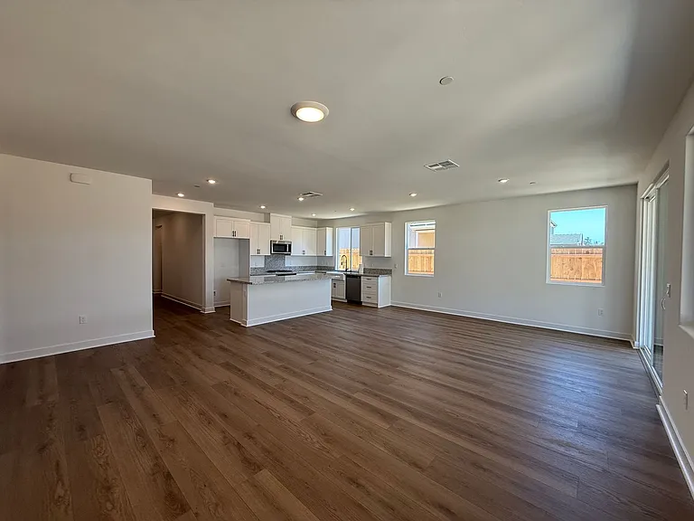 156 Coiner St — Photo 9