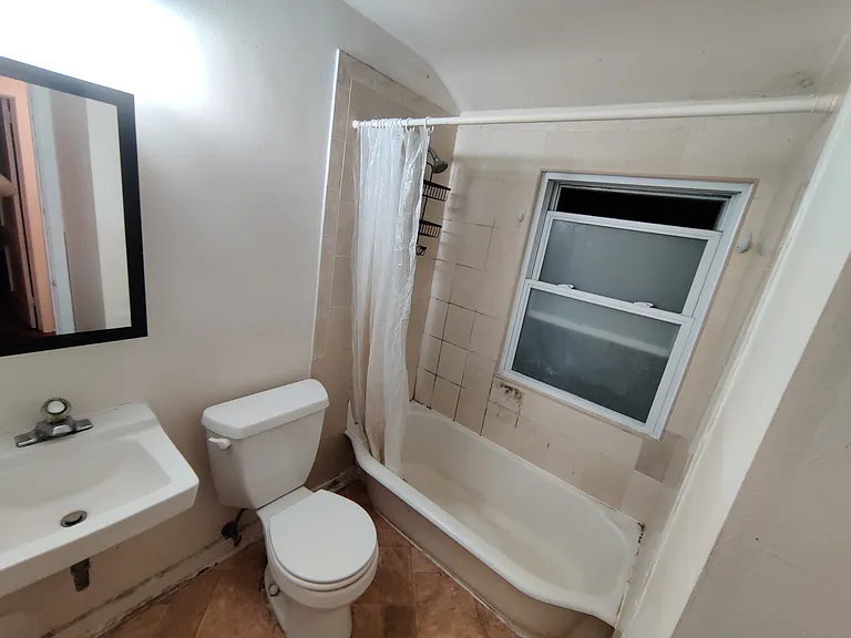 1 Bassett Pl — Photo 10